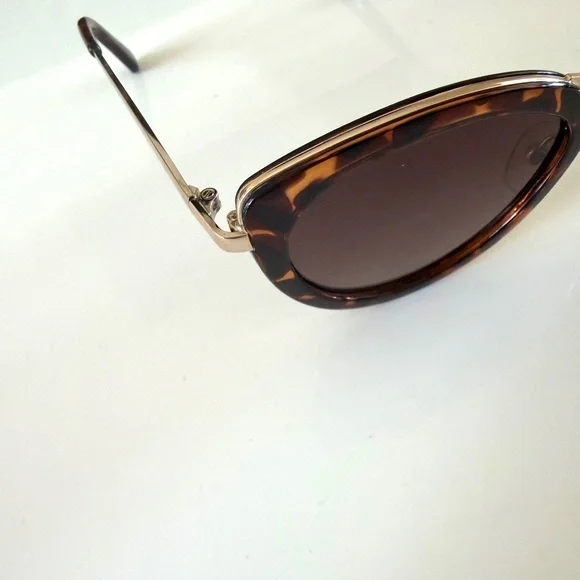 Lucky Brand Cat Eye Sunglasses | Tortoiseshell | CAT 3 | Never Worn - Picture 10 of 10